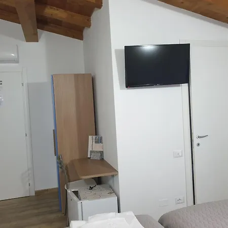 Ca Thomas Hotel Castelnuovo Magra Room photo